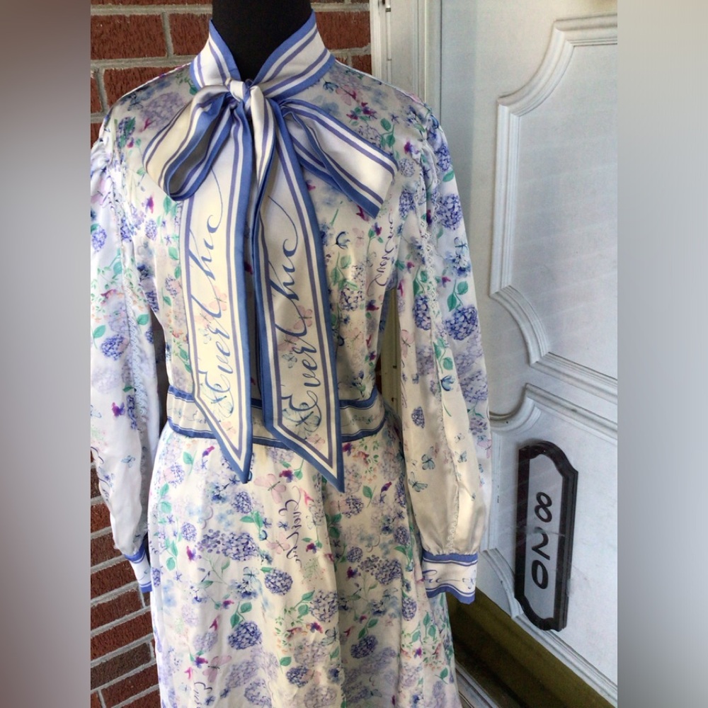 Ever Chic hydrangea floral dress Size M/L NEW